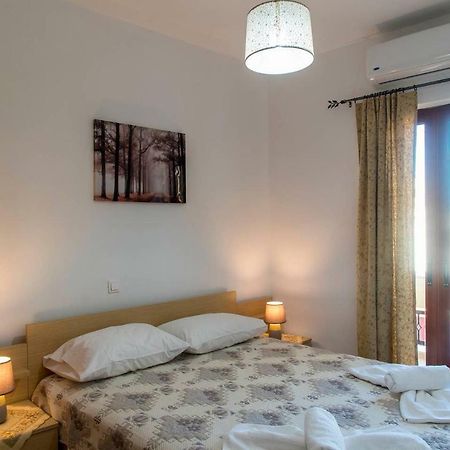 Cosy House Apartment ปาเลกาสตรอน ภายนอก รูปภาพ