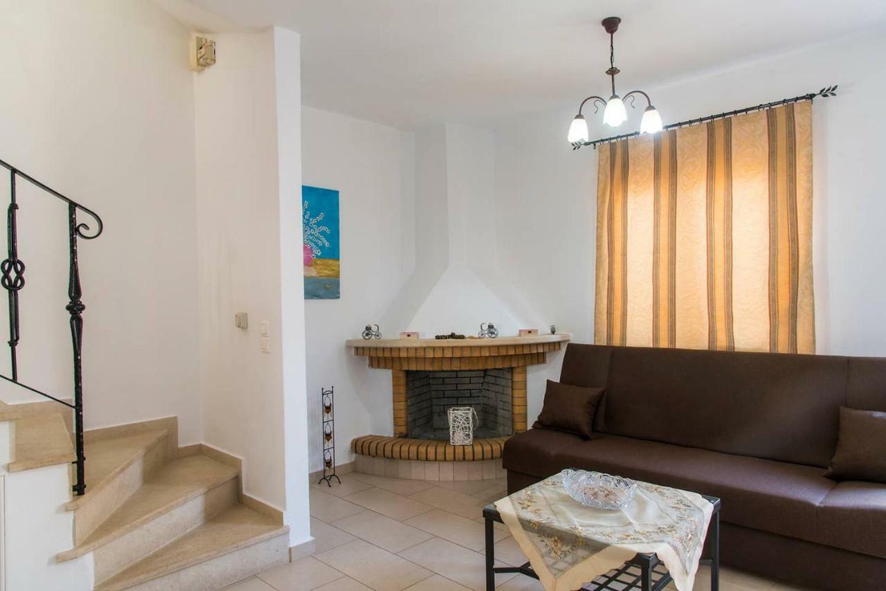 Cosy House Apartment ปาเลกาสตรอน ภายนอก รูปภาพ