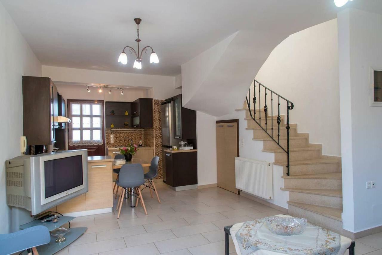 Cosy House Apartment ปาเลกาสตรอน ภายนอก รูปภาพ