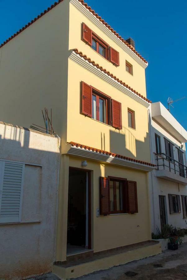 Cosy House Apartment ปาเลกาสตรอน ภายนอก รูปภาพ