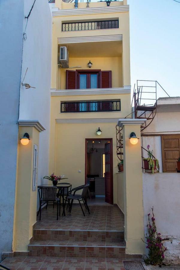 Cosy House Apartment ปาเลกาสตรอน ภายนอก รูปภาพ