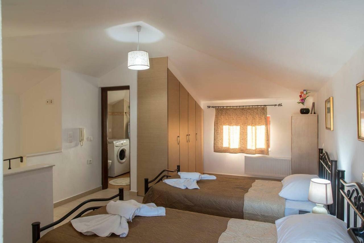 Cosy House Apartment ปาเลกาสตรอน ภายนอก รูปภาพ