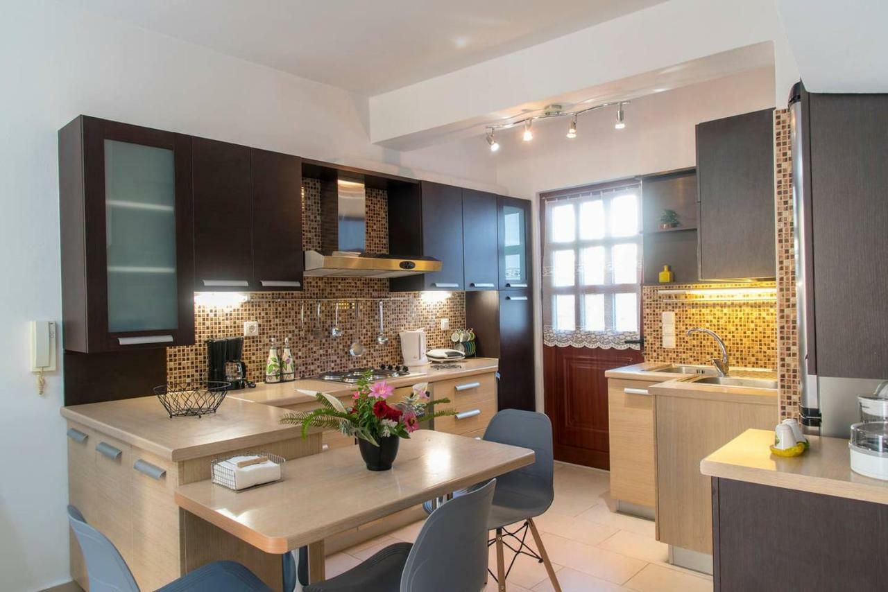 Cosy House Apartment ปาเลกาสตรอน ภายนอก รูปภาพ